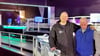 Steffen Putzker (links) und sein Vater  Burkhardt – einer der vielen Helfer – freuen sich auf die erste große Fete in der Pumpe.