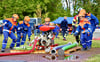 Konzentriert beim Löschangriff: die Nachwuchsretter der Jugendfeuerwehr aus Peißen. 