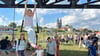 Hoch in der Luft: Beim Magdeburger Kulturbrücke-Festival gab es zahlreiche Angebote für Kinder und Familien. 