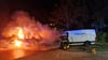 Zwei Transporter wurde bei dem Brand in der Silberhöhe vollständig zerstört.