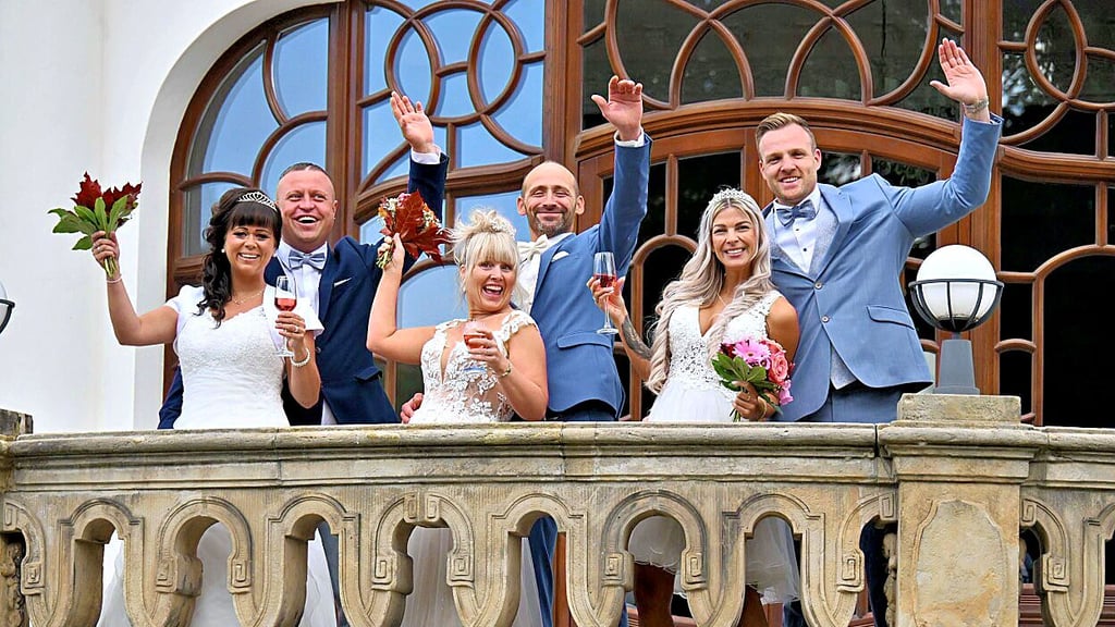 Romantik und Eleganz: Sogar eine Hochzeit wird nachgestellt – mit echten, bereits verheirateten Paaren.