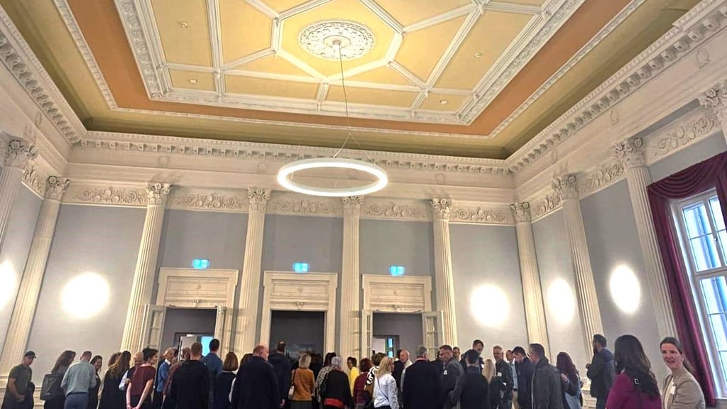 Der große Saal im ehemaligen Hotel Zehnpfund in Thale ist rekonstruiert worden.