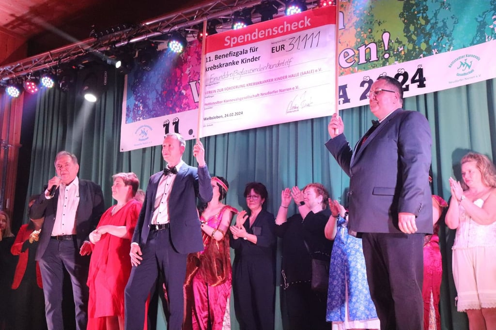 Impressionen von der Spendengala der Neudorfer Narren aus Hettstedt in der Einetalhalle in Welbsleben am 24. Februar vergangenen Jahres. 31.111 Euro waren damals zugunsten des Vereins zur Förderung krebskranker Kinder in Halle zusammengekommen.