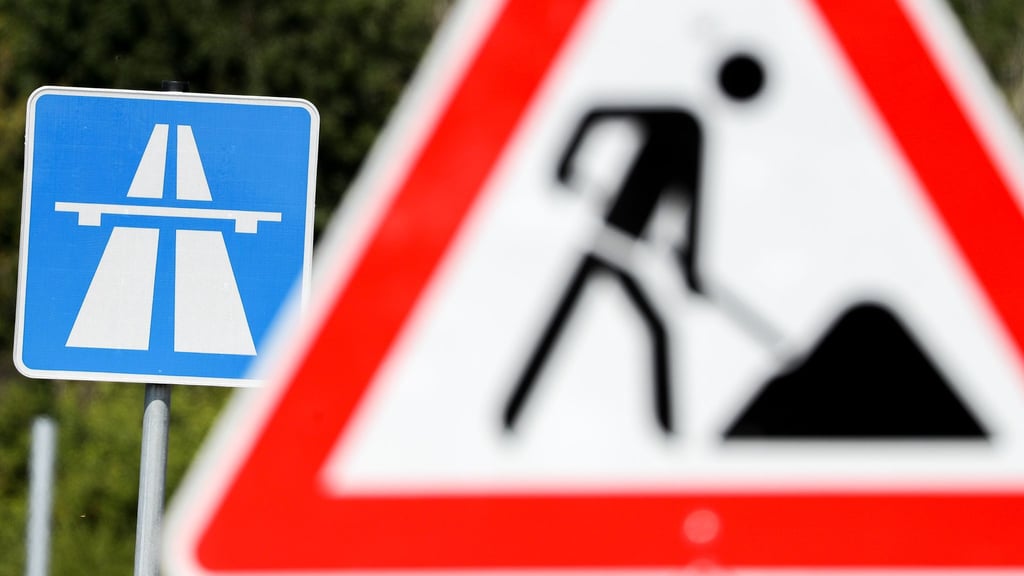 Die A14 ist von Freitag, dem 19. September, bis Sonntag, dem 21. September voll gesperrt. Grund dafür sind Bauarbeiten am zukünftigen Autobahndreieck Halle-Nord.