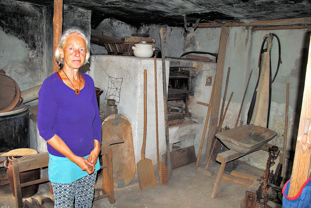 Einer der Hingucker des kleinen Museums, das Petra Hugo zusammen mit vielen Helfern in der Dorfkulturscheune eingerichtet hat, ist die alte Backstube. Hier erinnern zahlreiche Gerätschaften an das Leben und Arbeiten zu früheren Zeiten.