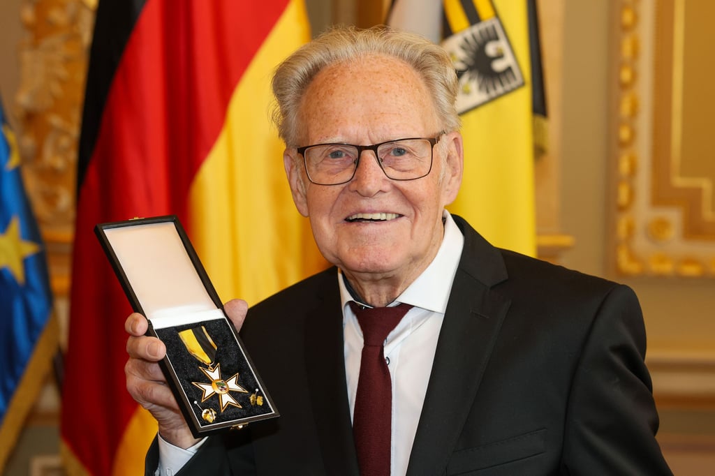 Täve Schur bekam am Mittwoch den Landesverdienstorden.