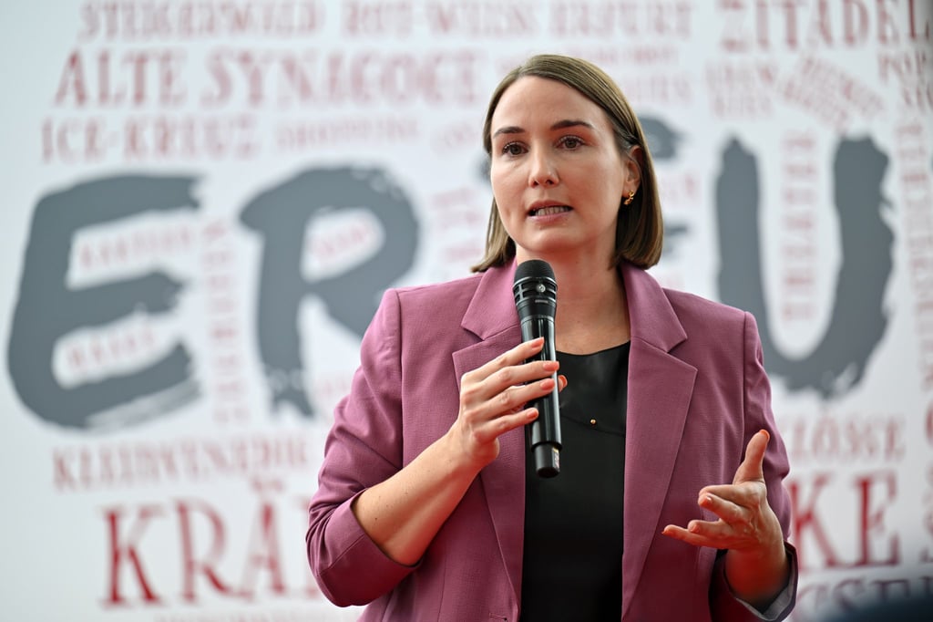 Thüringens Arbeitsministerin Katharina Schenk (SPD) hat die Genehmigungsverfahren für verkaufsoffene Sonntage per Erlass vereinfacht. (Archivbild)