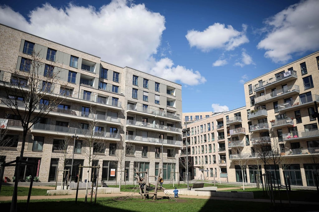 Steigende Immobilienpreise und Wohnungsmangel treiben die Menschen in Deutschland um (Archivbild)