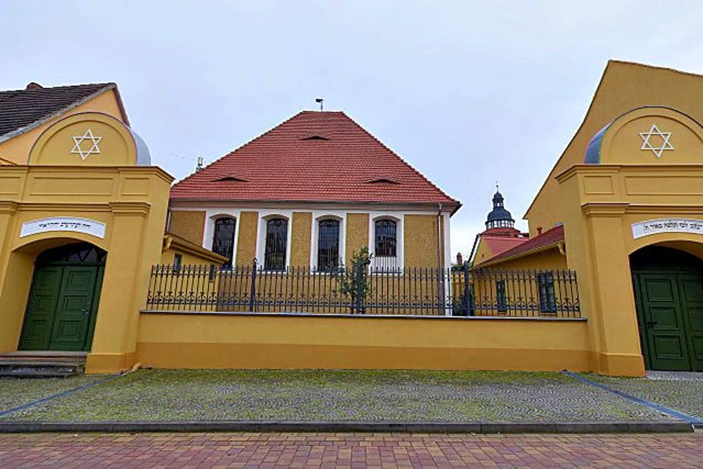6.050 Euro fließen in die Synagoge Gröbzig.