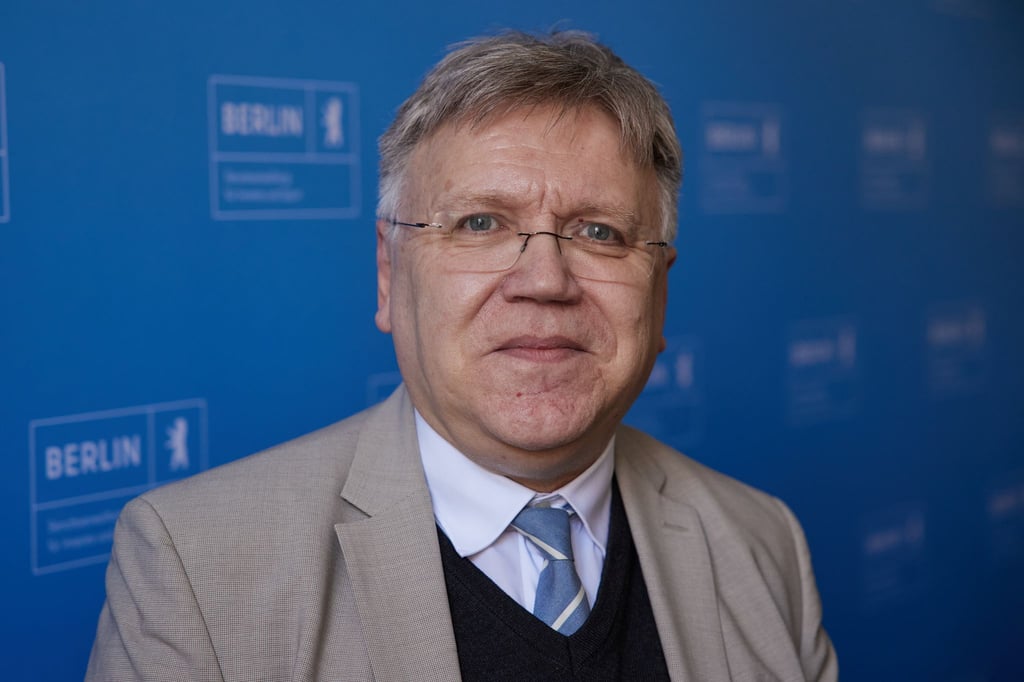 Landeswahlleiter Stephan Bröchler hat bereits mit den Vorbereitungen auf die Abgeordnetenhauswahl 2026 begonnen. (Archivbild)