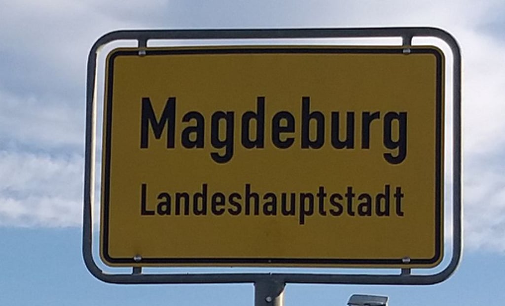 Ein Ortseingangsschild von Magdeburg wie dieses war kurzzeitig umgezogen.