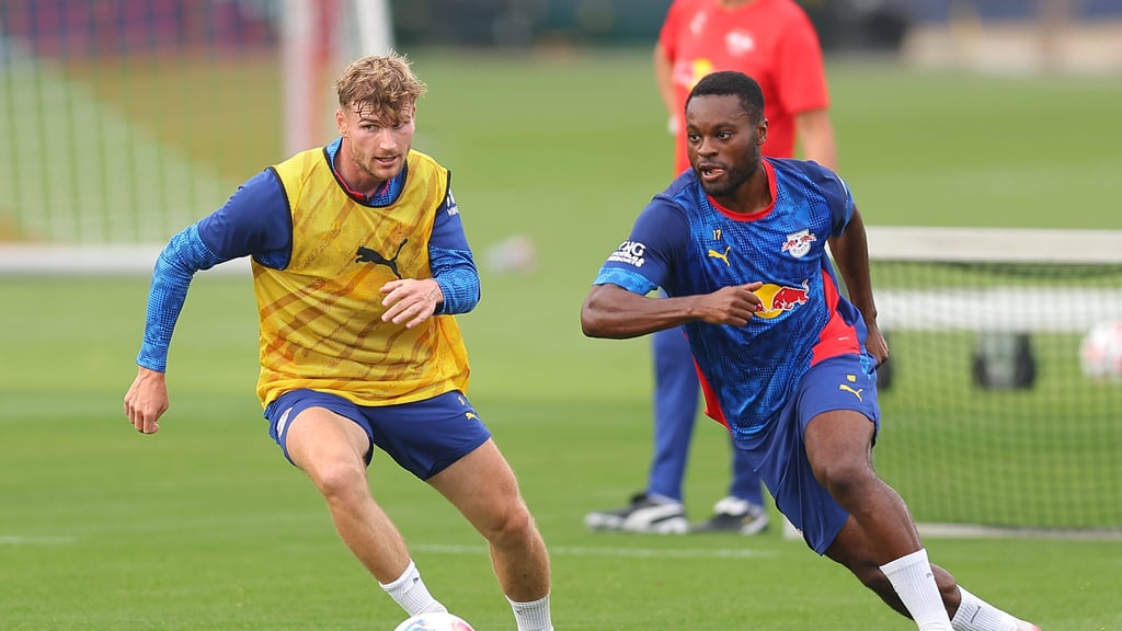 Nach guten Trainingsleistungen kehrt Timo Werner (l.) in den Kader von RB Leipzig zurück.
