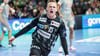 Spielmacher Tobias Gröndahl bejubelt den Heimsieg gegen Aalborg.