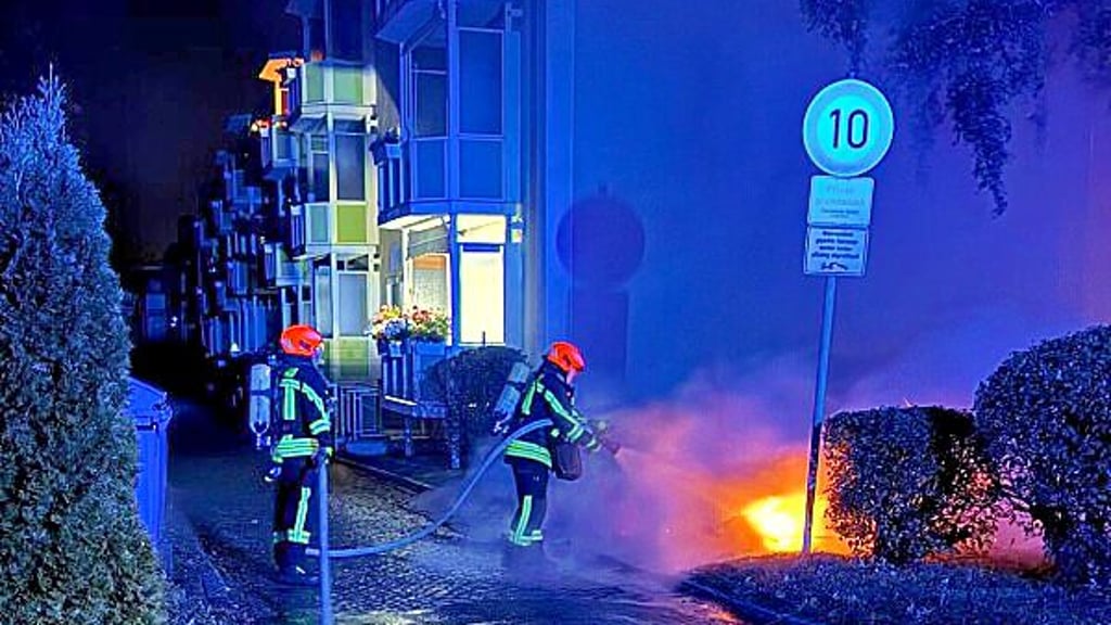 Wieder haben nachts Abfallcontainer in Zeitz gebrannt.