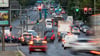 Volle Straßen, Stop-and-Go: Manchmal werden Ampeln auch rot, wenn man bereits die Haltelinie überquert hat.
