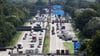 Die A1 in Hamburg wird am Wochenende sowohl in Richtung Lübeck/Berlin als auch Bremen/Hannover voll gesperrt. (Archivbild)