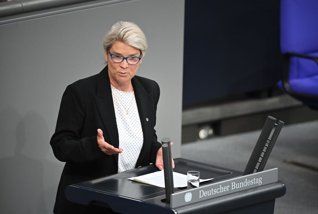 Ein Rauchverbot im Auto soll Schwangere und Minderjährige vor den Gefahren des Passivrauchens schützen, die CDU-Politikerin Borchardt warnt vor Symbolpolitik. (Symbolbild)