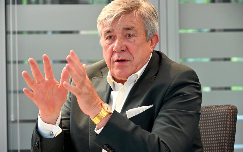 Barmer-Chef Axel Wiedemann im Interview: „Insgesamt müssen wir feststellen, dass sich das kleine Sachsen-Anhalt nach wie vor zwei Uniklinika leistet, die es nicht wirklich schaffen, gemeinsam Einsparpotenziale zu nutzen.“