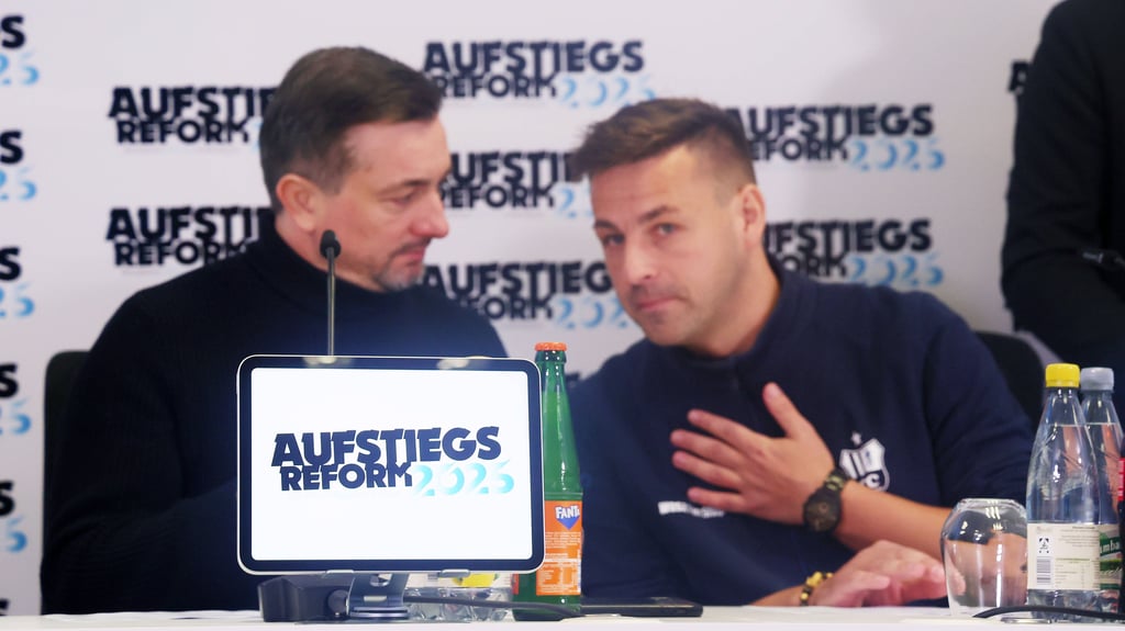 HFC-Sportchef Daniel Meyer (l.) und der Sprecher der Initiative "Aufstiegsreform 2025" sind unzufrieden über das Vorgehen des DFB.