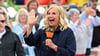 Moderatorin Andrea "Kiwi" Kiewel begrüßt am Sonntag, dem 21. September, wieder zahlreiche Gäste im "ZDF-Fernsehgarten".