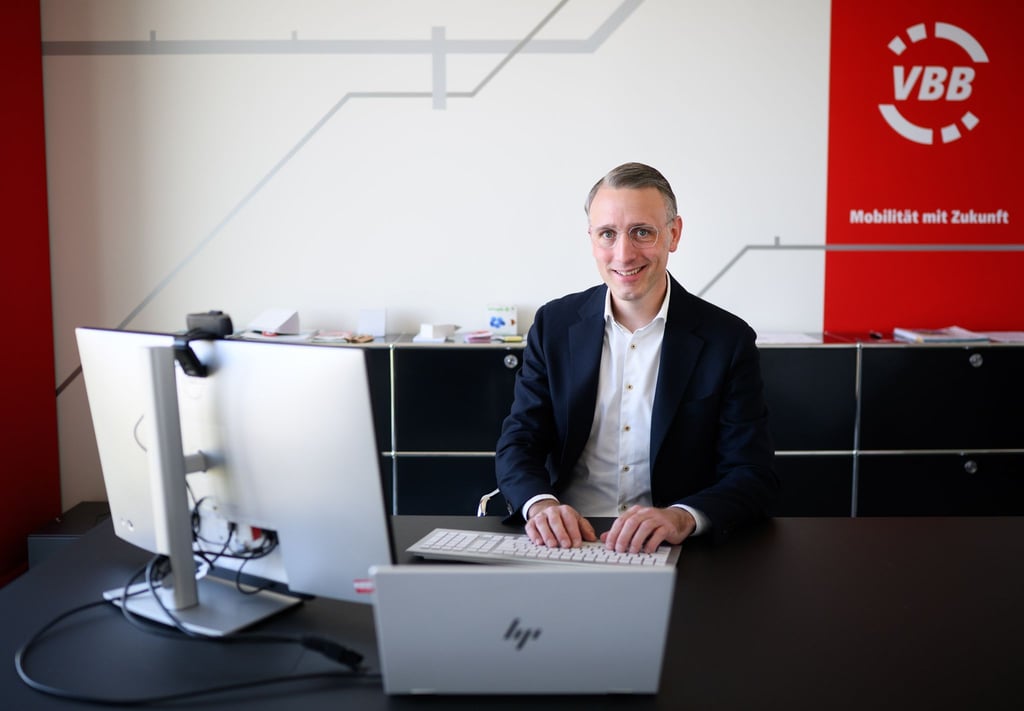 Der neue VBB-Chef Christoph Heuing geht davon aus, dass die Tickets für Busse und Bahnen auch in den nächstne Jahren teurer werden. (Archivbild)