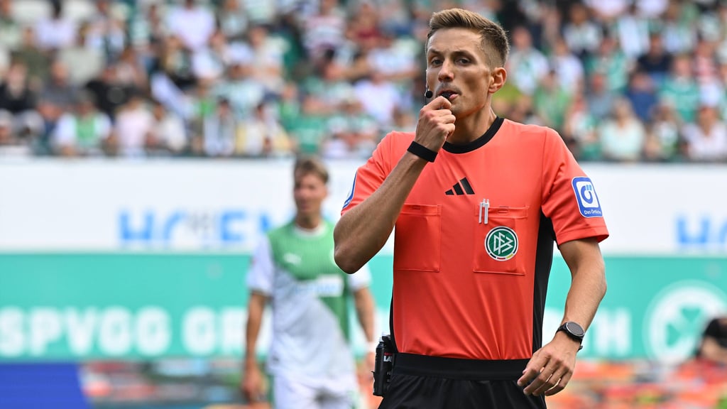 Seit dieser Saison darf Felix Bickel in der 2. Bundesliga als Schiedsrichter fungieren.