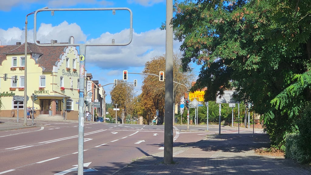 Am Ortseingang von Nietleben in Höhe Stadion fehlt das Schild offenbar schon seit langem.