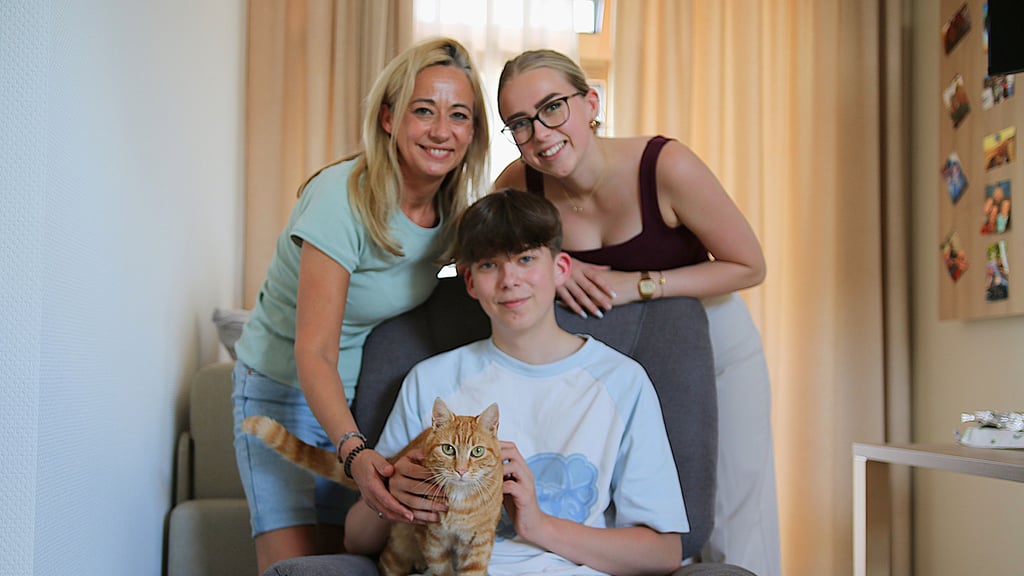 Kater Charlie gehört schon fast zur Famlie von Janine, Paul und Lilli Bullwan aus Tangerhütte.