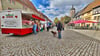 Überschaubare Zahl an Ständen auf dem Wochenmarkt in Sangerhausen.