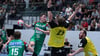 Sebastian Bialas (am Ball) meistert aktuell den Spagat zwischen SCM-Youngsters und dem Zweitligisten Dessau-Roßlauer HV.