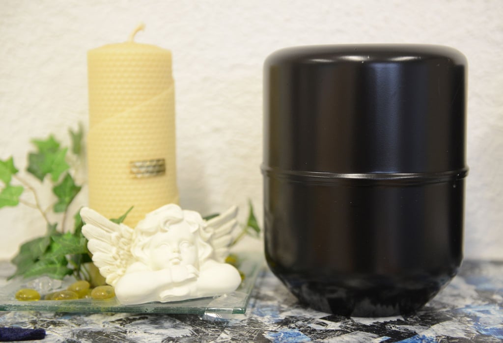 Der Thüringer Bestatterverband warnt davor, Asche von Verstorbenen mit nach Hause zu geben. (Symbolbild)