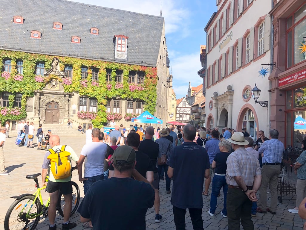 Die AfD-Stadtratsfraktion Quedlinburg und der Kreisverband Harz der Partei haben zu einer Kundgebung „Keine Windräder um Morgenrot“ auf dem Marktplatz aufgerufen.