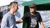 Robert Beuermann (re.) an seinem Stand beim Kartoffelfest mit Moderator Tomas Benke.