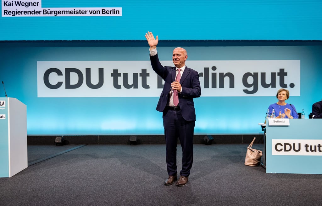 Berlins CDU-Landesvorsitzender Kai Wegner ist mit großer Mehrheit wiedergewählt worden.