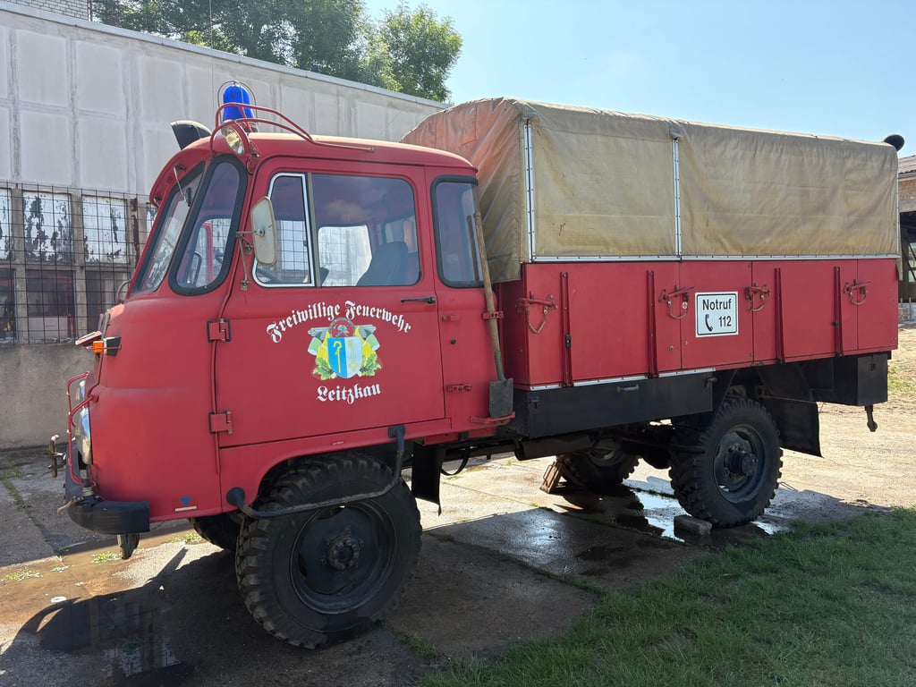 Früher hat das Auto gute Dienste in der Freiwilligen Feuerwehr Leitzkau geleistet - jetzt sucht es einen neuen Besitzer