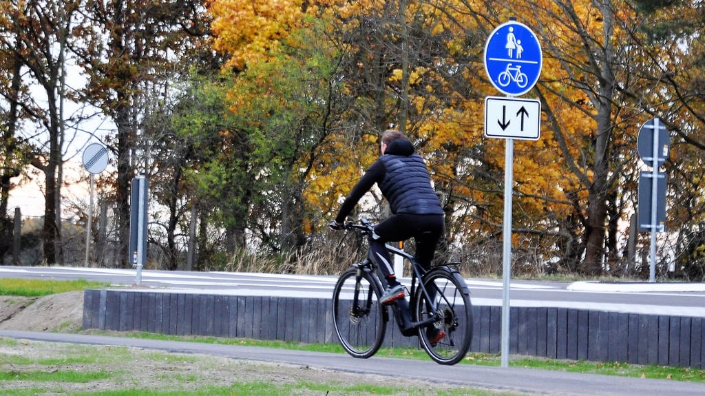 Der Radweg zwischen Genthin und Parchen wird sowohl von Parchenern als auch von Genthiner Seite rege genutzt. Vereinzelt sieht man hier auch Fußgänger den Weg nutzen.