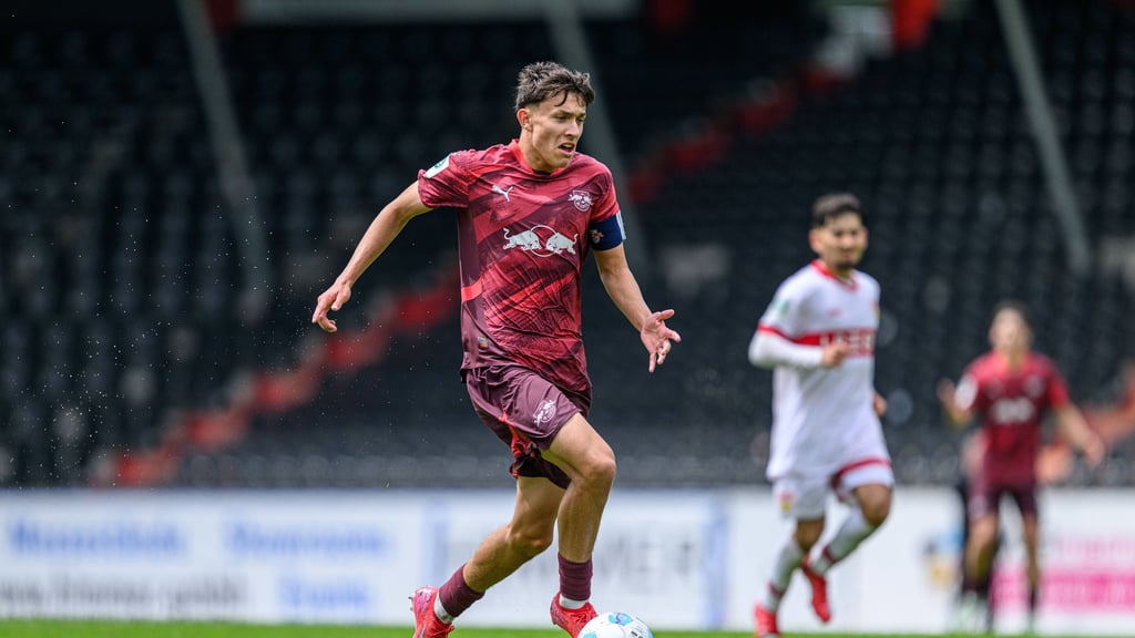 Toni Langsteiner trifft für die U19 doppelt.