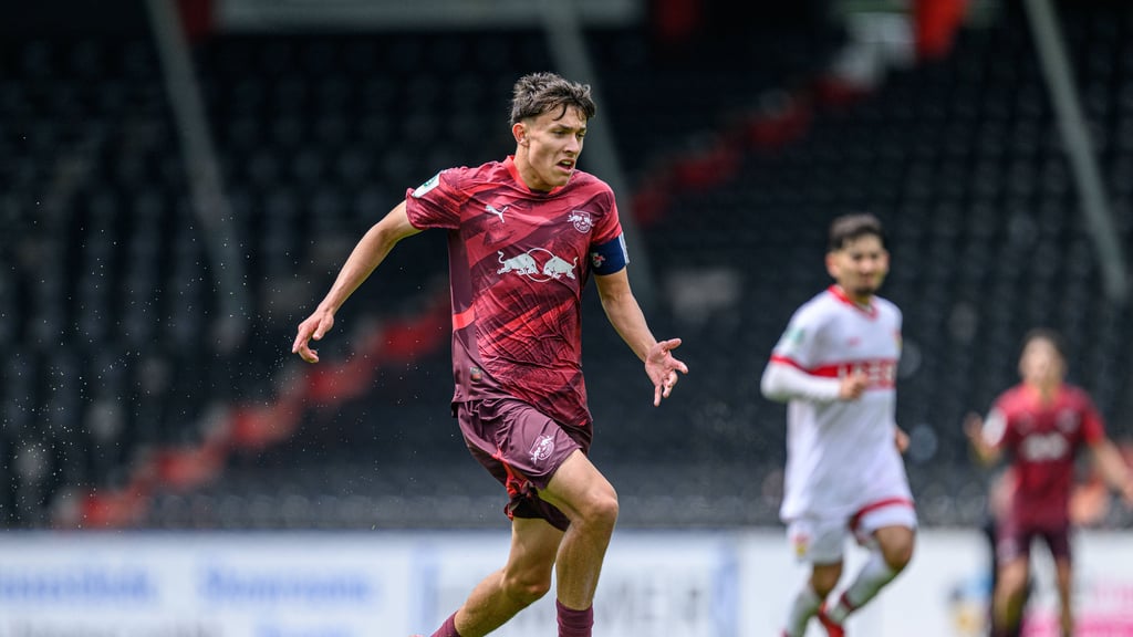 Toni Langsteiner trifft für die U19 doppelt.