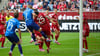 Ein Tor, das nicht galt: Isac Lidberg (Nr. 7) köpft in der 8. Minute das vermeintliche 1:0 für Darmstadt, stand zuvor aber hauchdünn im Abseits.