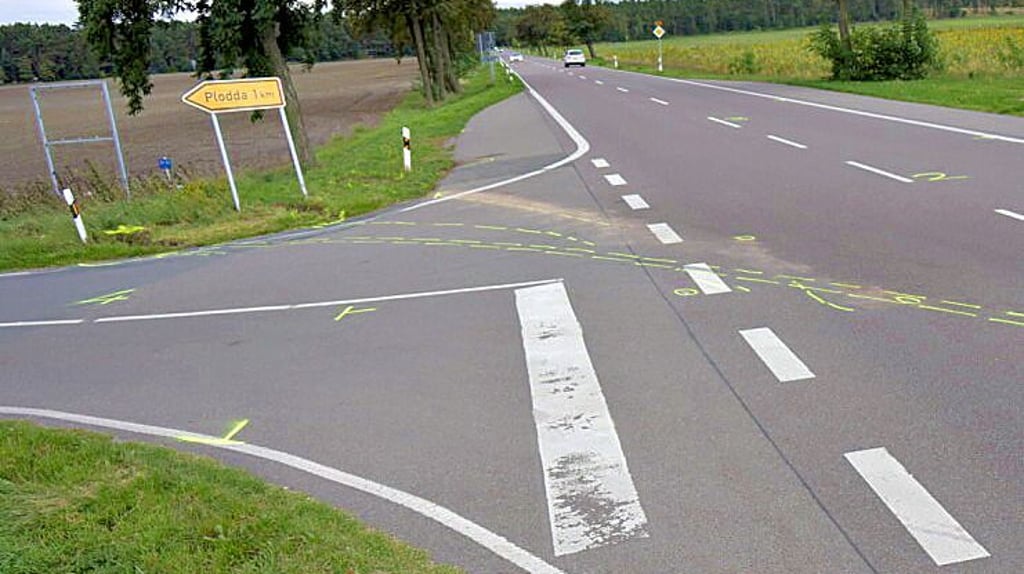 An der Kreuzung Schlaitz/Abzweig Plodda auf der B 100 hat sich am gestrigen Sonntag der tragische Unfall ereignet.
