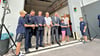 Kreisbrandmeister Tobias Schumann (von links), Ortswehrleiter Maik Klimke, Ortsbürgermeister Frank Hänsgen, Oberbürgermeister Steffen Amme und Innenministerin Tamara Zieschang beim Banddurchschnitt.