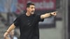 Endlich Sieger: Miroslav Klose in Aktion am Spielfeldrand.