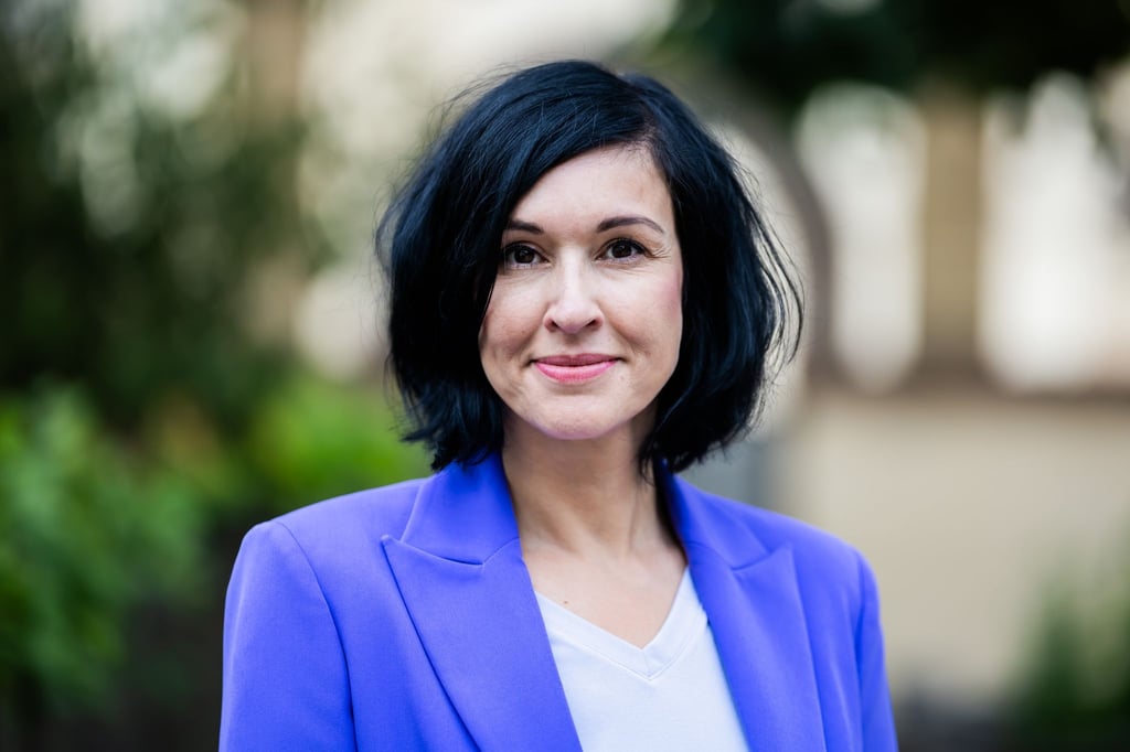 Die parteilose Kandidatin Noosha Aubel kommt bei der Oberbürgermeisterwahl in Potsdam in die Stichwahl. (Archivbild)