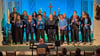 Mit Schwung und Seele dabei: Der „Gospeltrain Danndorf“ begeistert mit mitreißenden Rhythmen und kraftvollen Stimmen im Gospel-Gottesdienst der Kirchengemeinde St. Georg in Calvörde.