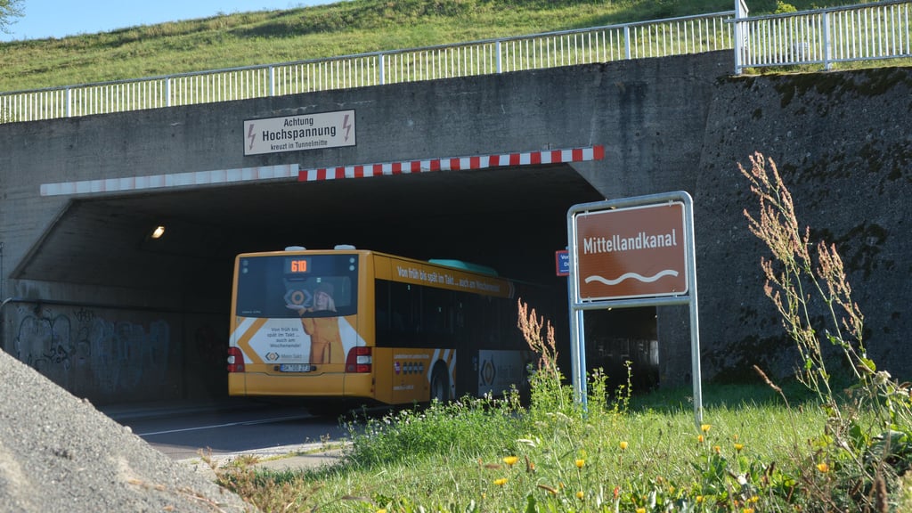 Vor dem Elbeuer Tunnel soll gebaut werden. Die Straße wird halbseitig für den Verkehr gesperrt.