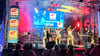 Die Show von Radio Brocken rockt am Samstagabend den Festplatz in Zscherndorf und zieht das Publikum in seinen Bann.