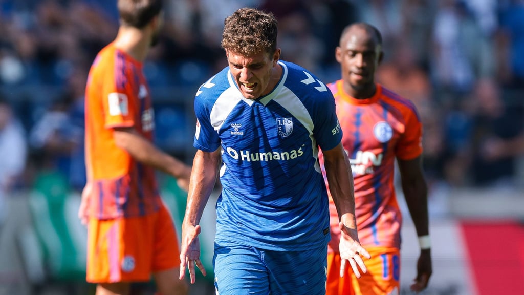 Tobias Müller schreit die angestauten Emotionen heraus: Der 1. FC Magdeburg unterlag auch gegen Schalke 04.