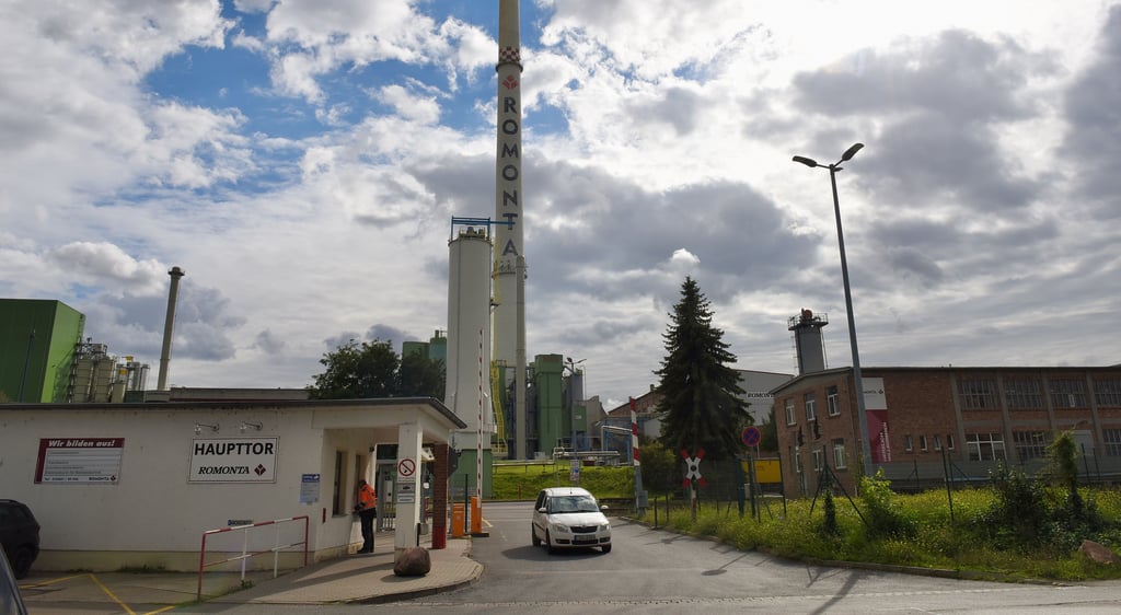 Romomta Amsdorf, das Haupttor zum Werksgelände.