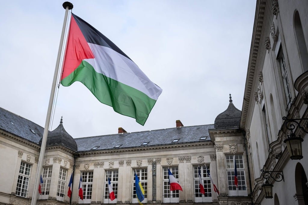 Einige französische Kommunen haben die palästinensische Flagge gehisst.