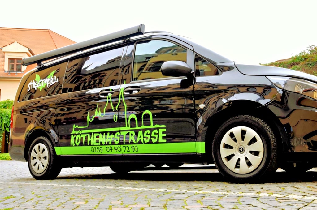 Der „Streetmobil“-Kleinbus wurde Ende 2022 per Leasing angeschafft, die Stadt Köthen will ihn nun zum Restwert vom Autohaus kaufen.